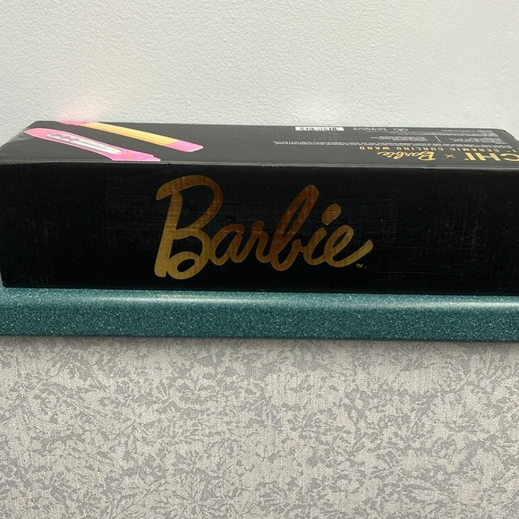 Barbie , CHI  1 in. Ceramic curling wand.  New in box.  Minor marks on box - Picture 2 of 7